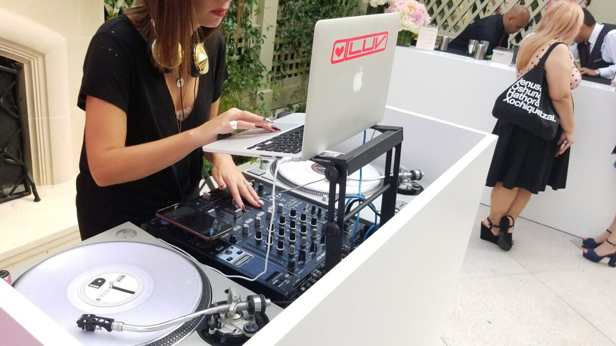 dj equipment los angeles